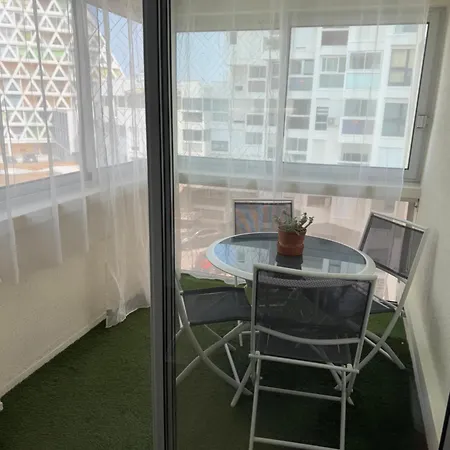 40 M2 Climatise Au Centre De Lgm Ла-Гранд-Мот