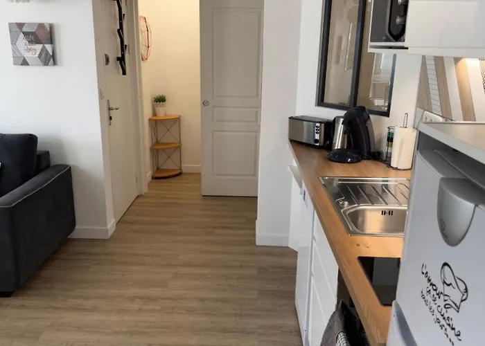 Apartamento T2 De 40m2 Refait à Neuf Pour Vous ! Climatisé *
